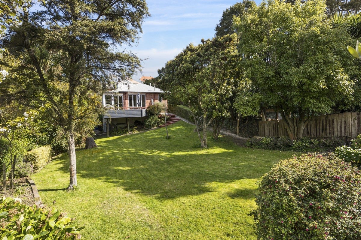 20 Como Street, Maori Hill, Dunedin - Carousel 1