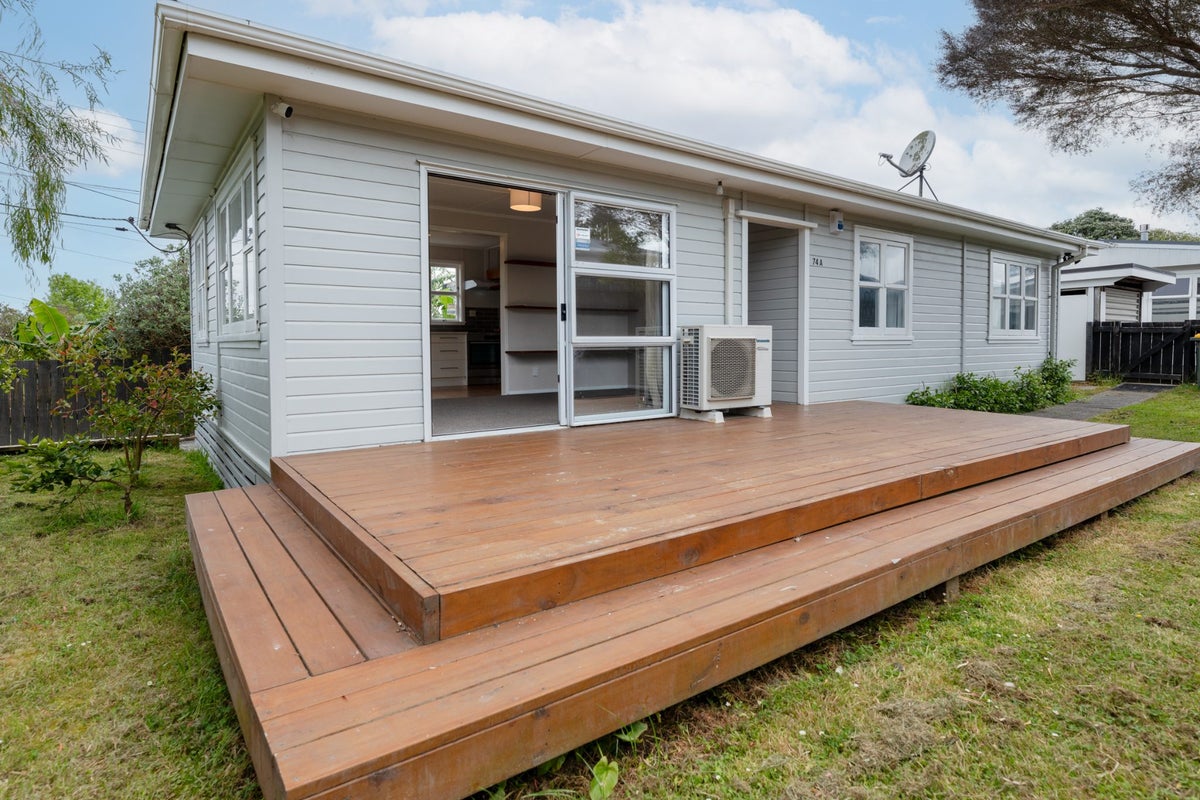 1/74 Forest Hill Road, Henderson, Auckland - Carousel 1