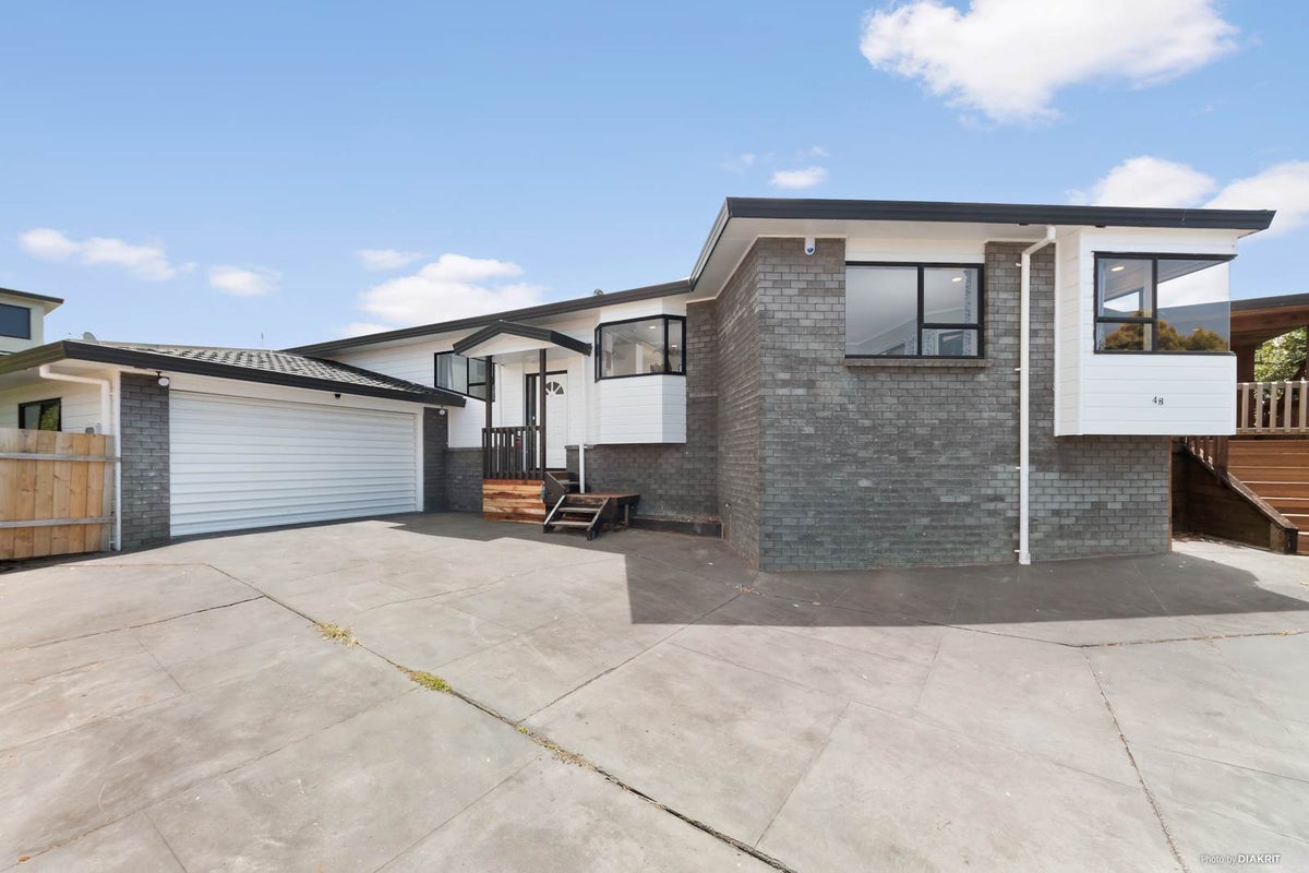 48 Whiting Grove, West Harbour, Auckland - Carousel 1