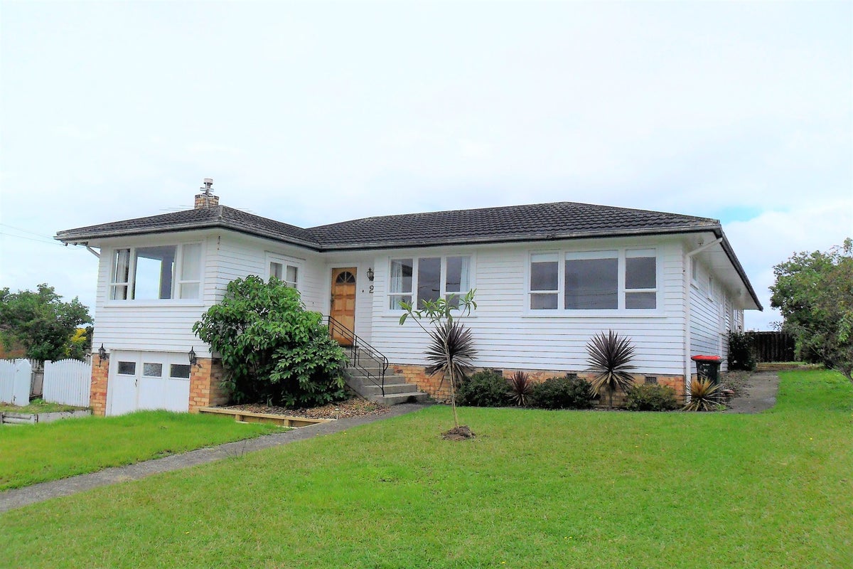 2 Boler Place, New Lynn, Auckland - Carousel 1