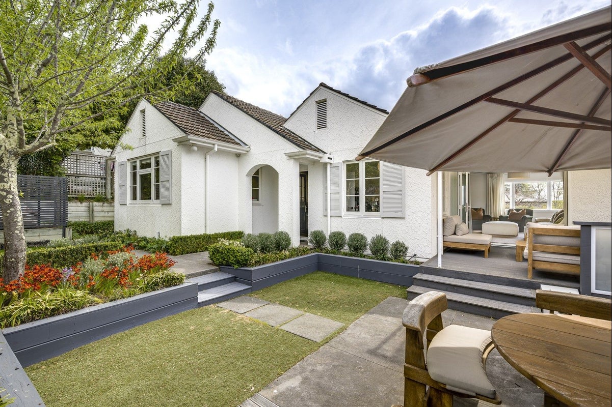 18 Simla Avenue, Havelock North, Havelock North - Carousel 1