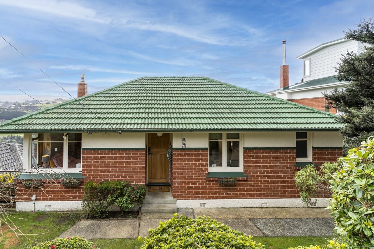 205 Signal Hill Road, Opoho, Dunedin - Carousel 1