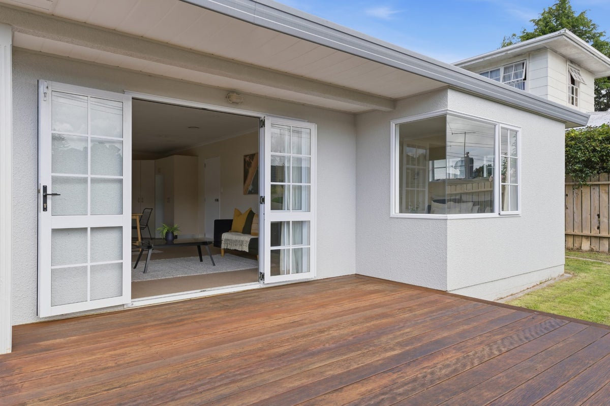 3B Lynwood Place, Brookfield, Tauranga - Carousel 2