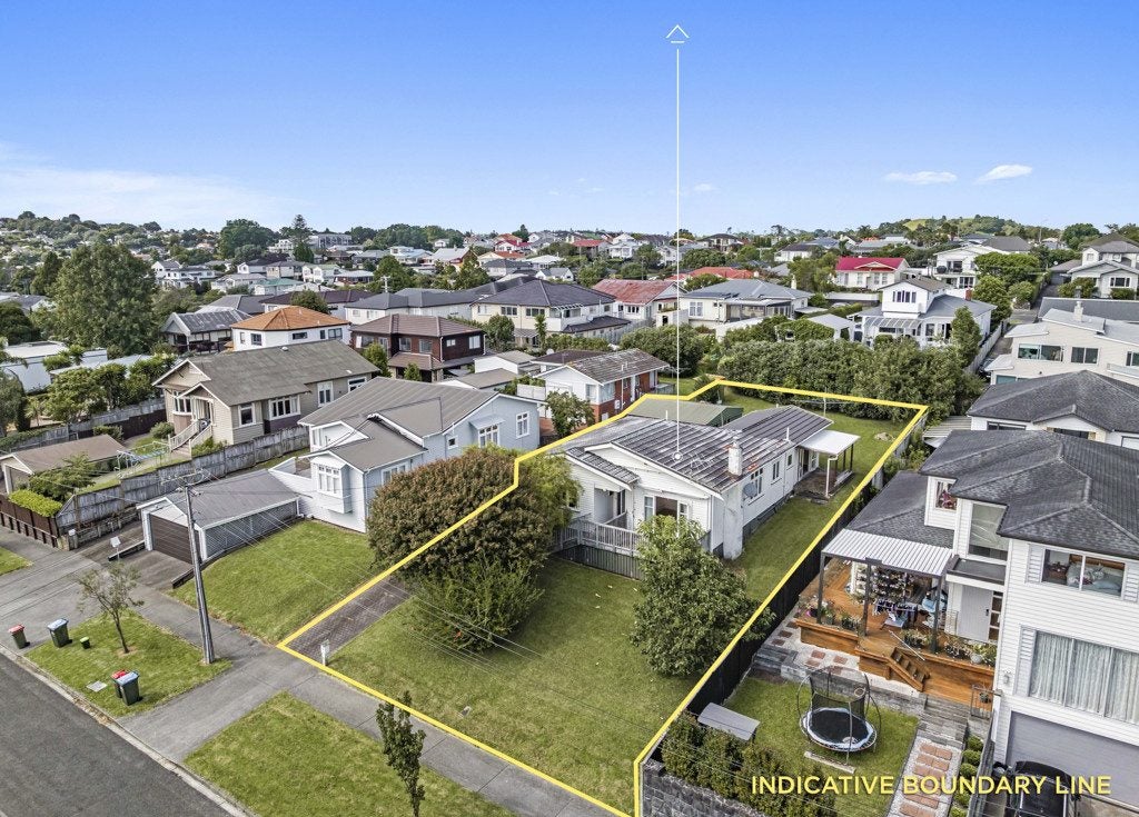 18 Admiral Beatty Avenue, Mount Roskill, Auckland - Carousel 1