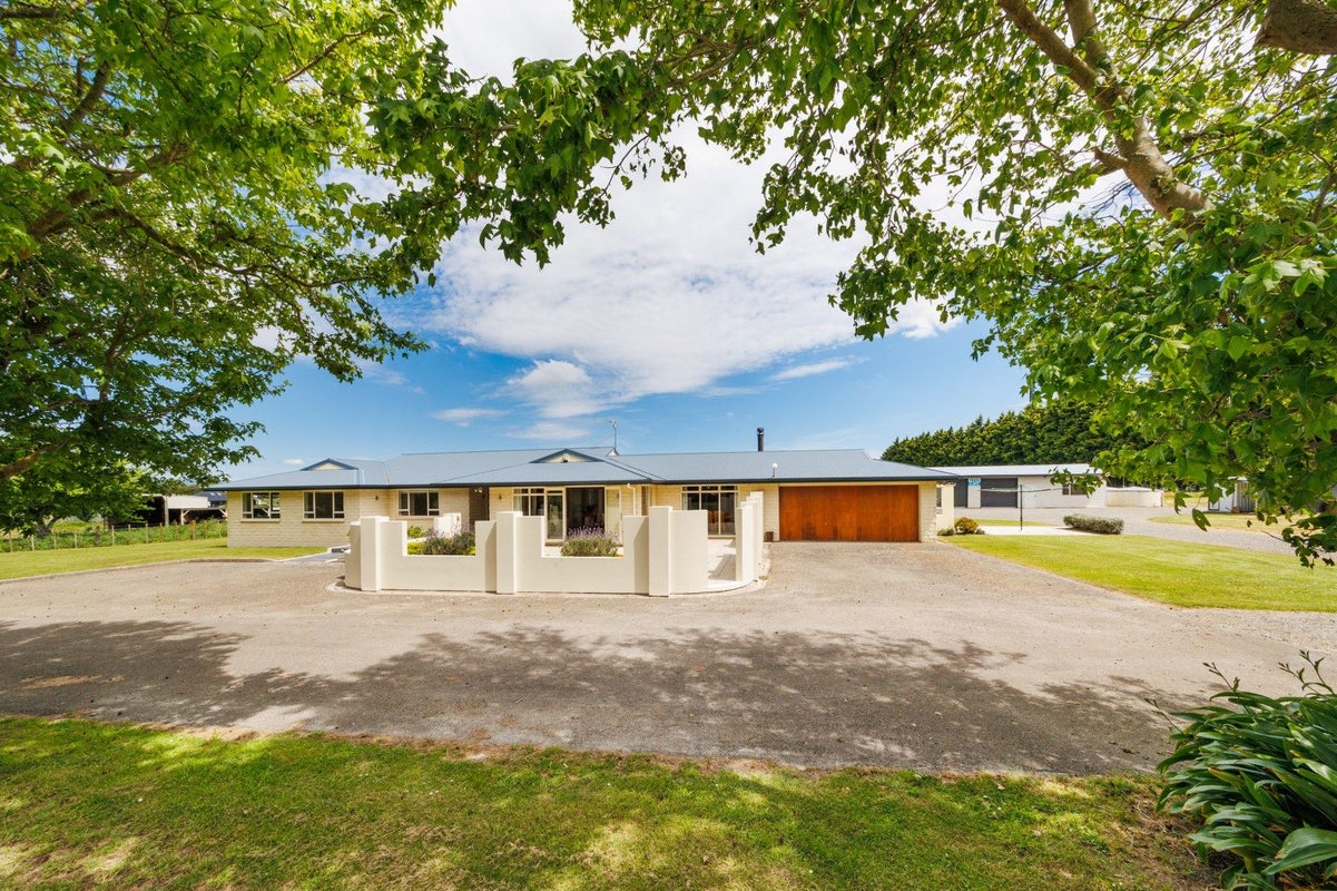 5 Te Arakura Road, Newbury, Feilding - Carousel 1