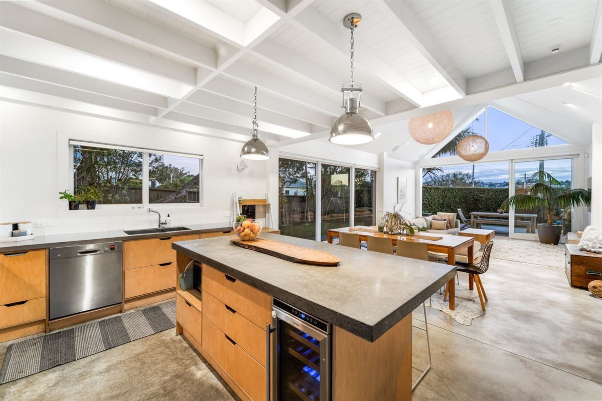 17 Vincent Road, Northcote Point, Auckland - Carousel 2