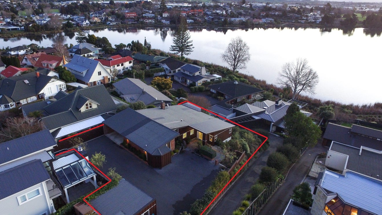 126 Pembroke Street, Hamilton Lake, Hamilton - Carousel 1
