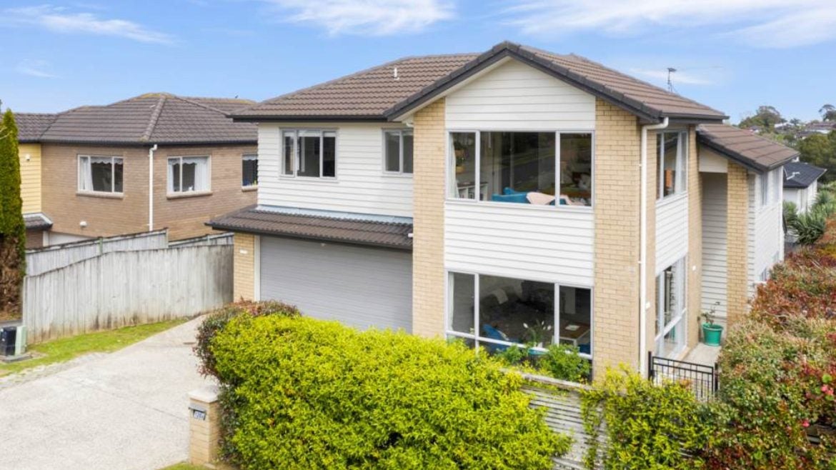126B Jeffs Road, Flat Bush, Auckland - Carousel 1