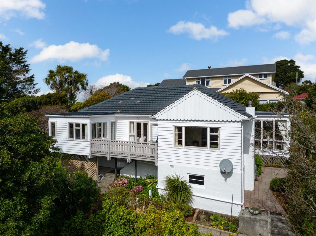 109 Karori Road, Karori, Wellington - Carousel 1