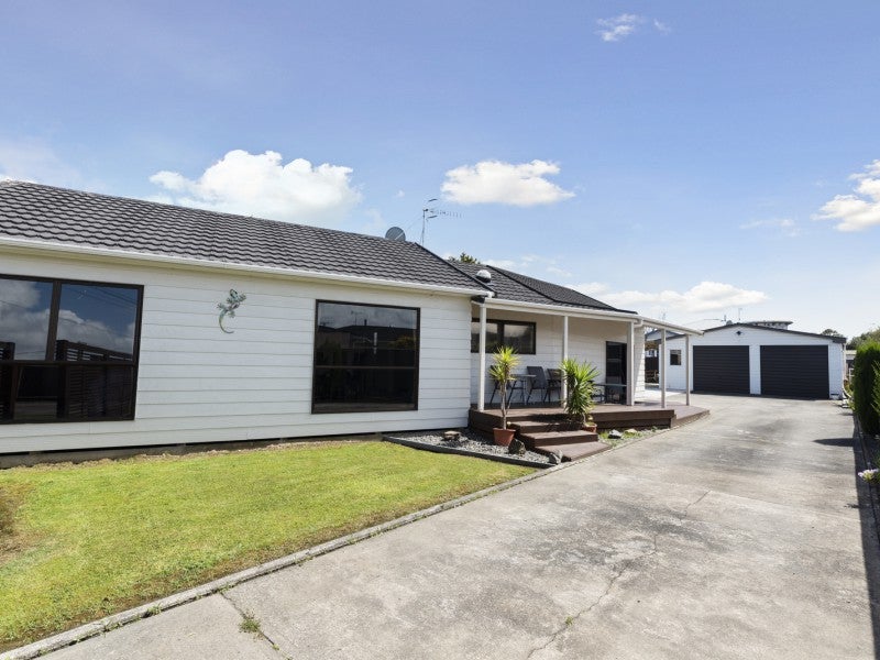 20 Kings Drive, Levin, Levin - Carousel 2