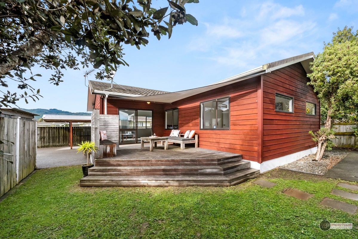 68A Dyer ST, Epuni, LOWER HUTT - Carousel 1