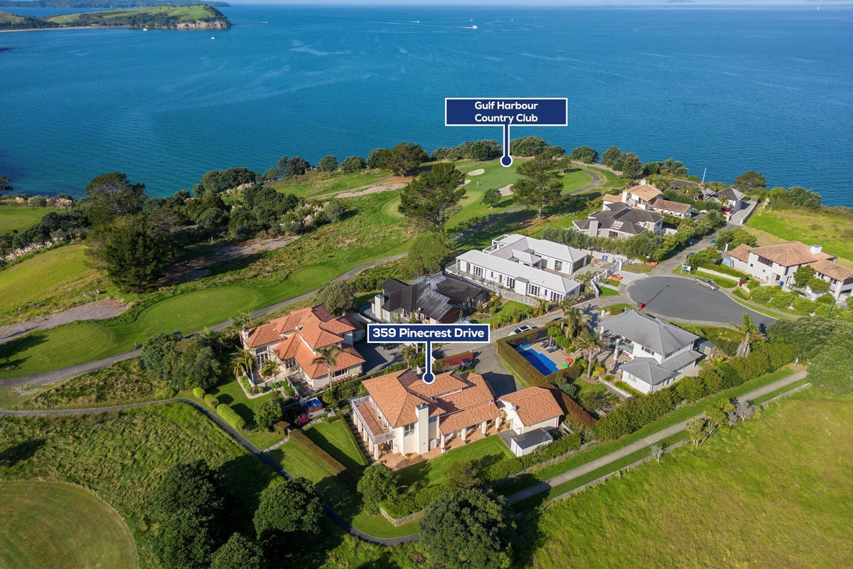 359 Pinecrest Drive, Gulf Harbour, Whangaparaoa - Carousel 1