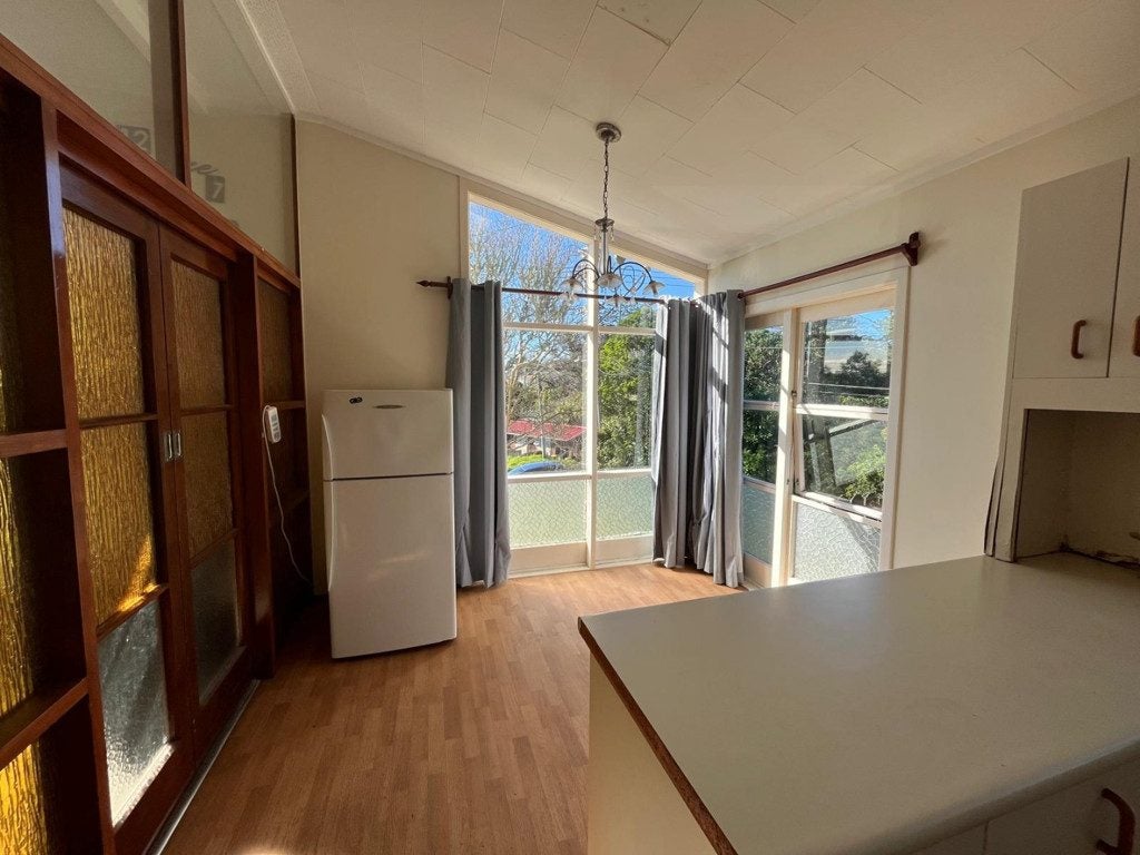 41 Sunnyside Road, Henderson, Waitakere City, Auckland - Carousel 13