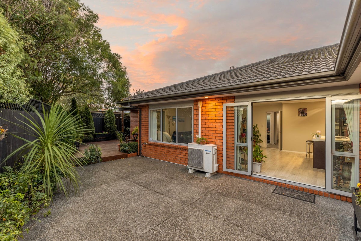 5A Voss Street, Shirley, Christchurch - Carousel 1