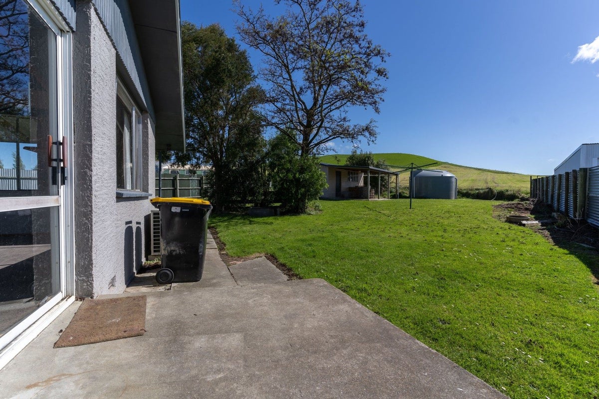 40 McCaughan Street, Browns, Winton - Carousel 14