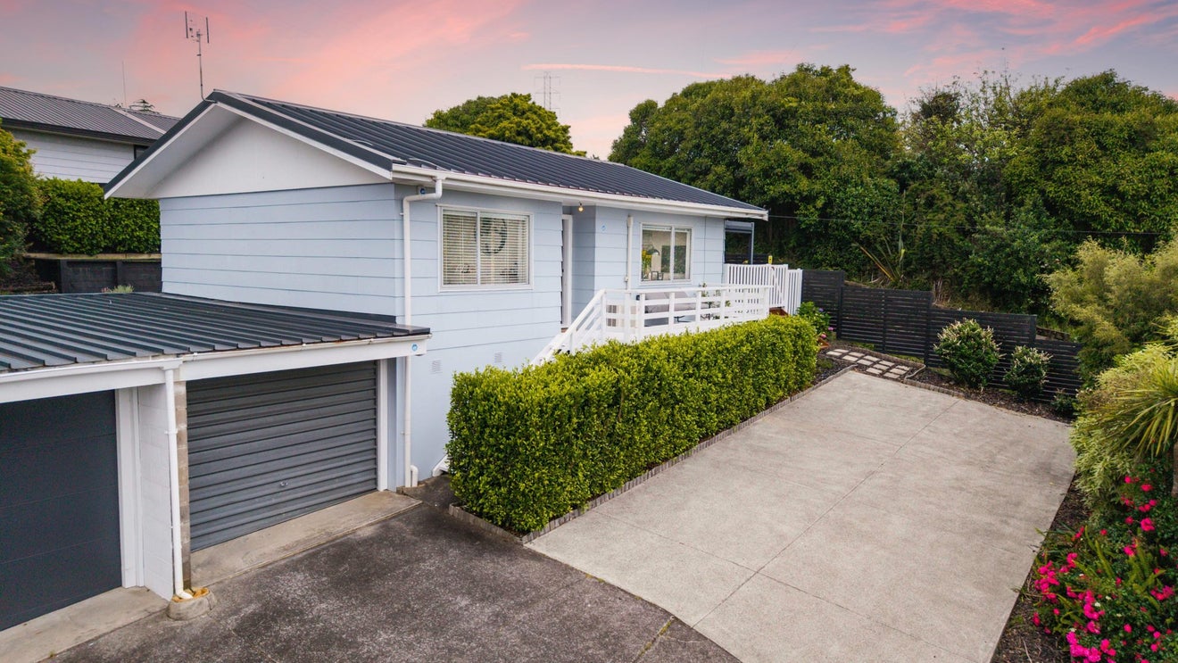 1/321 Triangle Road, Massey, Auckland - Carousel 1