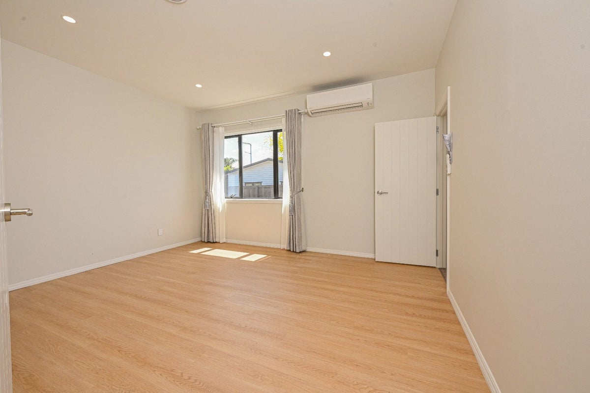 4 Cracroft Street, Otahuhu, Auckland - Carousel 1