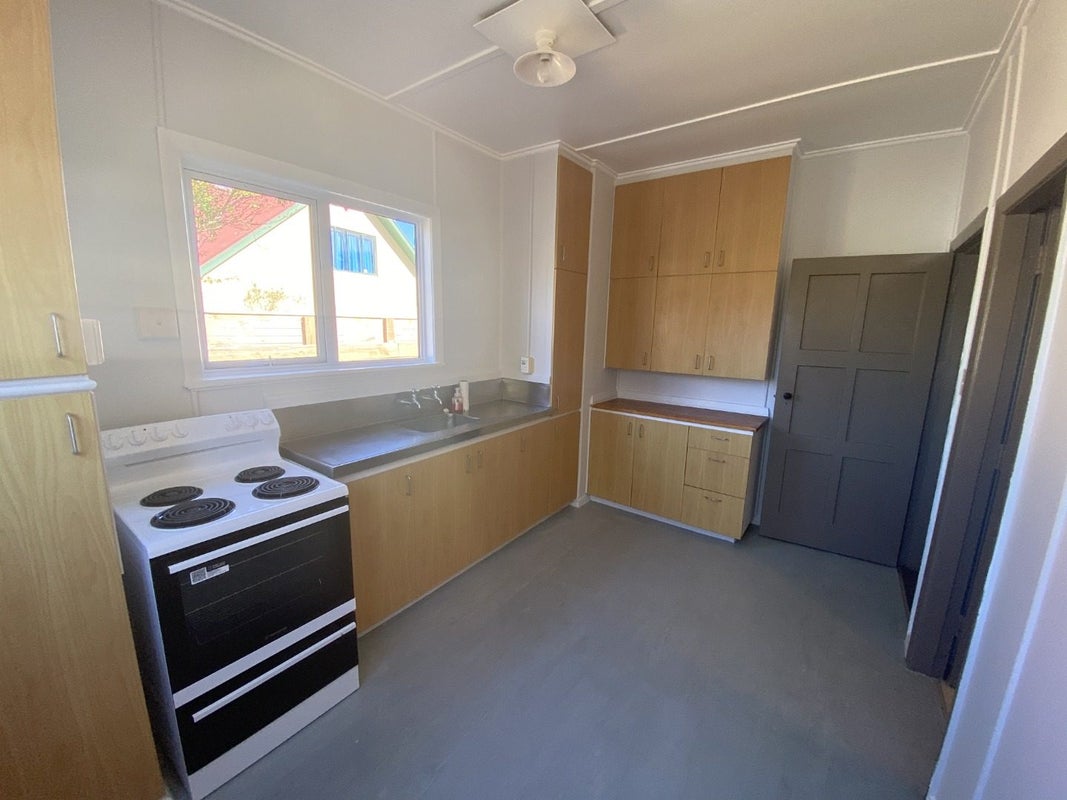 517 Riverside Drive, Fairfield, Lower Hutt - Carousel 2