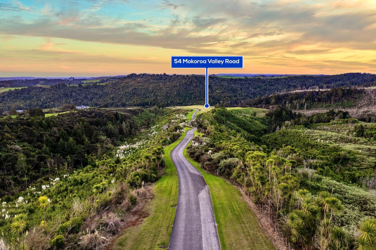 54 Mokoroa Valley Road, Waitakere, Auckland - Carousel 1