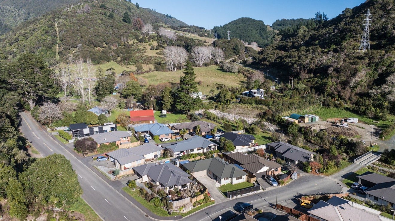 5 Cummins Street, The Brook, Nelson - Carousel 13