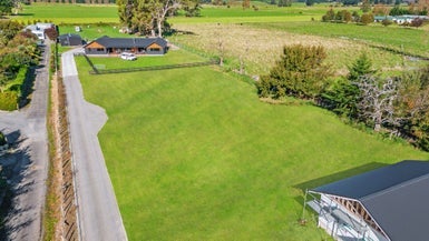469B High Street South, Carterton - Carousel 1