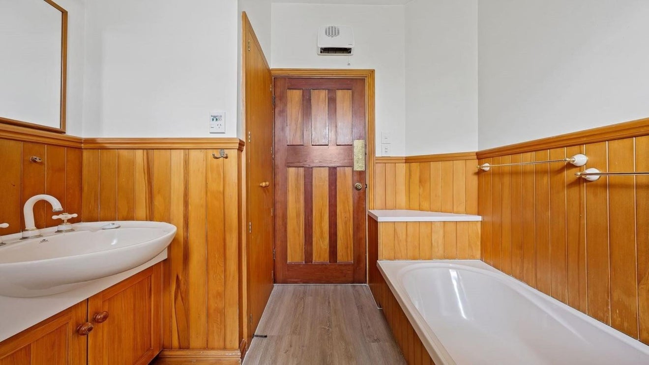 113 St Andrews Square, Strowan, Christchurch - Carousel 10