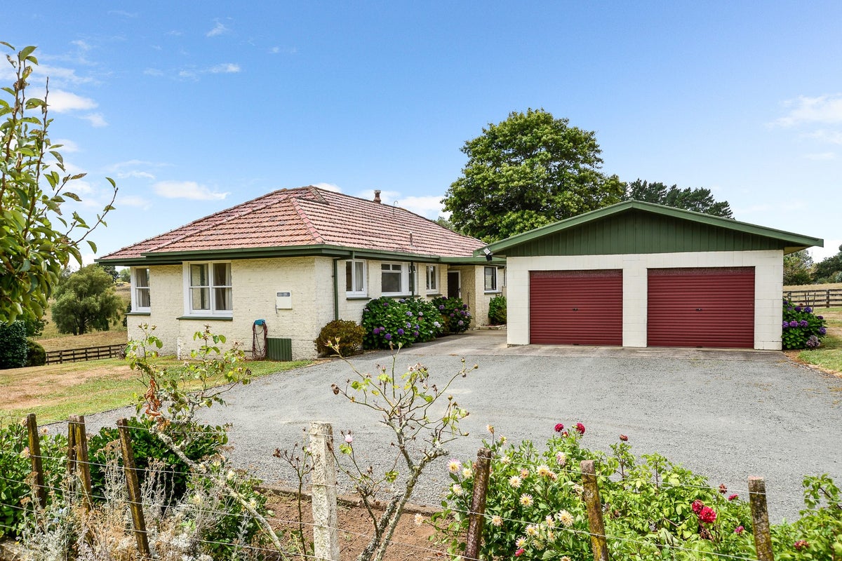 62 Fletcher Road, Ngahinapouri, Hamilton - Carousel 1