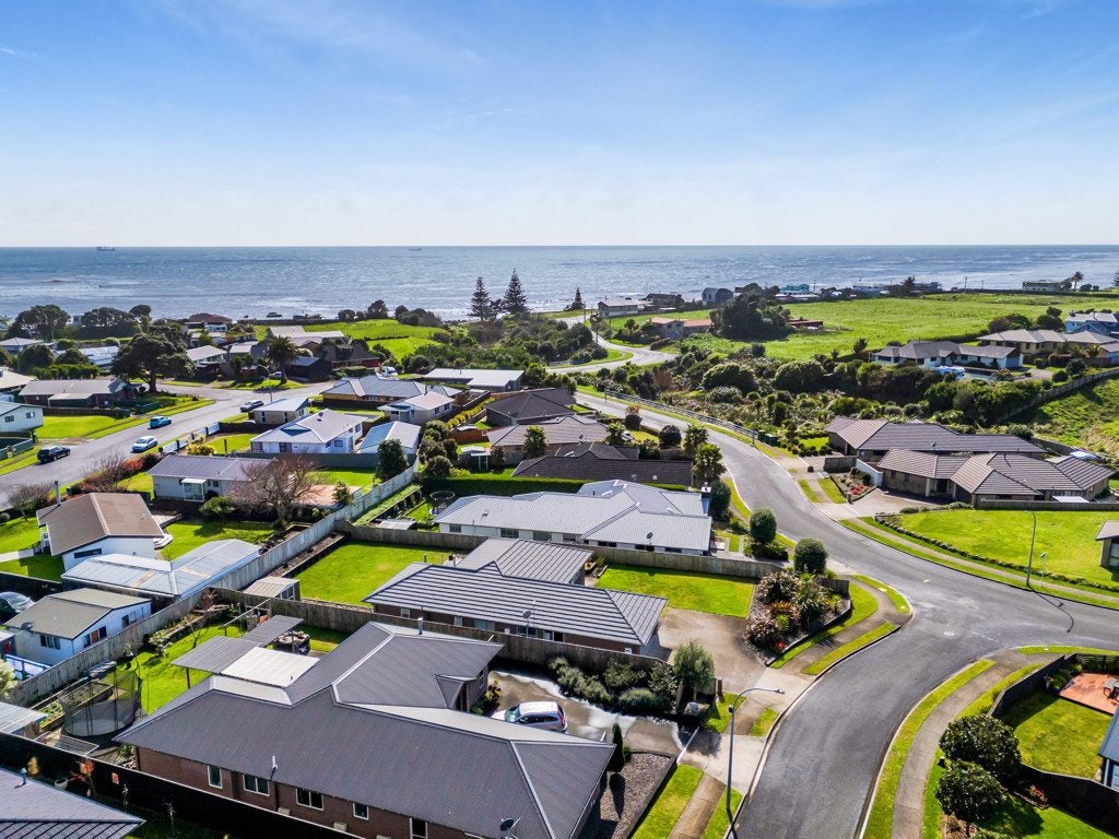 2 Huetu Place, Bell Block, New Plymouth - Carousel 22