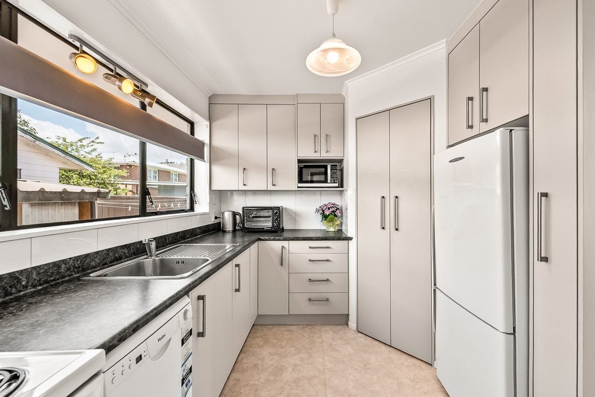 28A EXCHANGE ST, Ebdentown, UPPER HUTT - Carousel 2