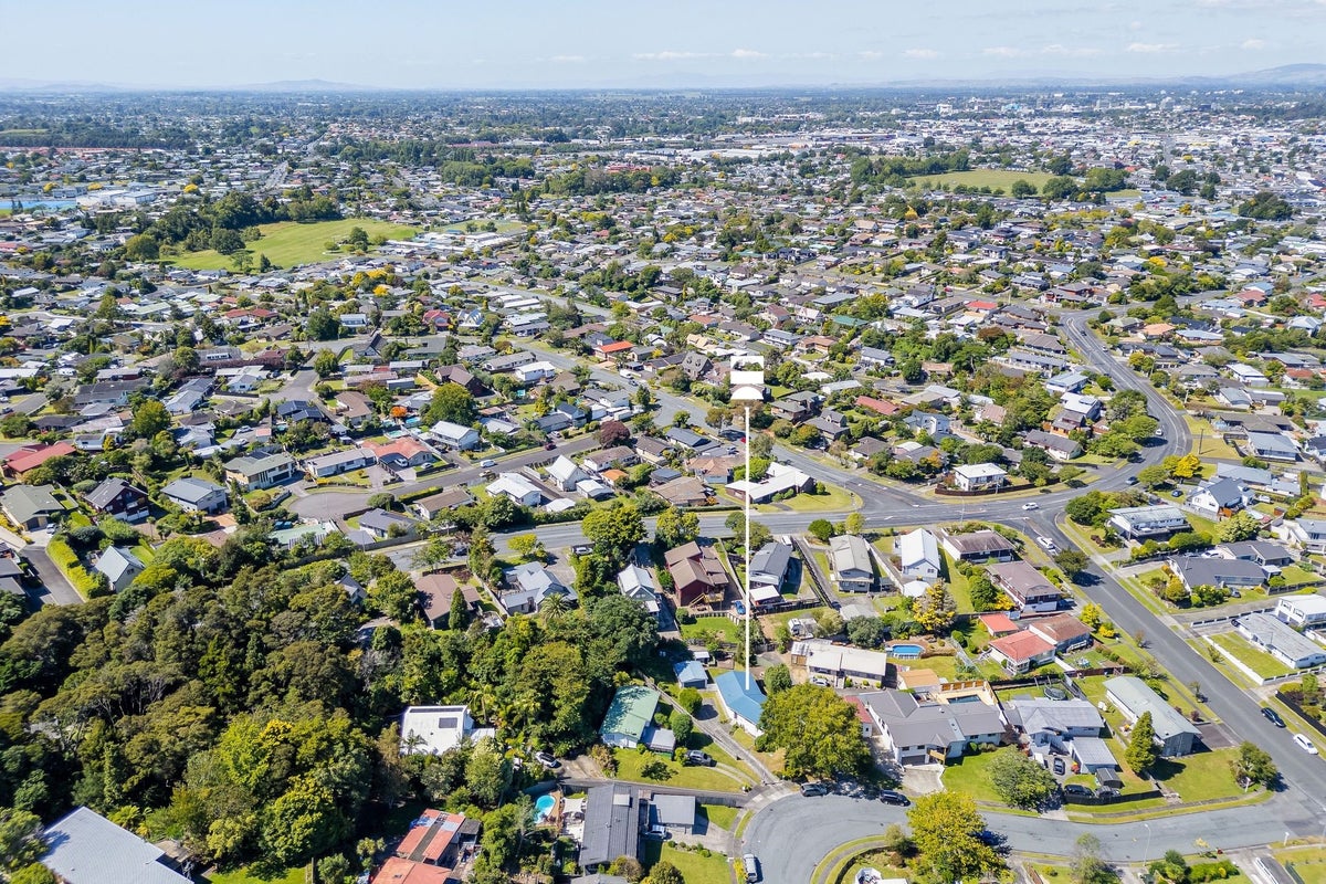 16 Rothesay Place, Dinsdale, Hamilton - Carousel 17