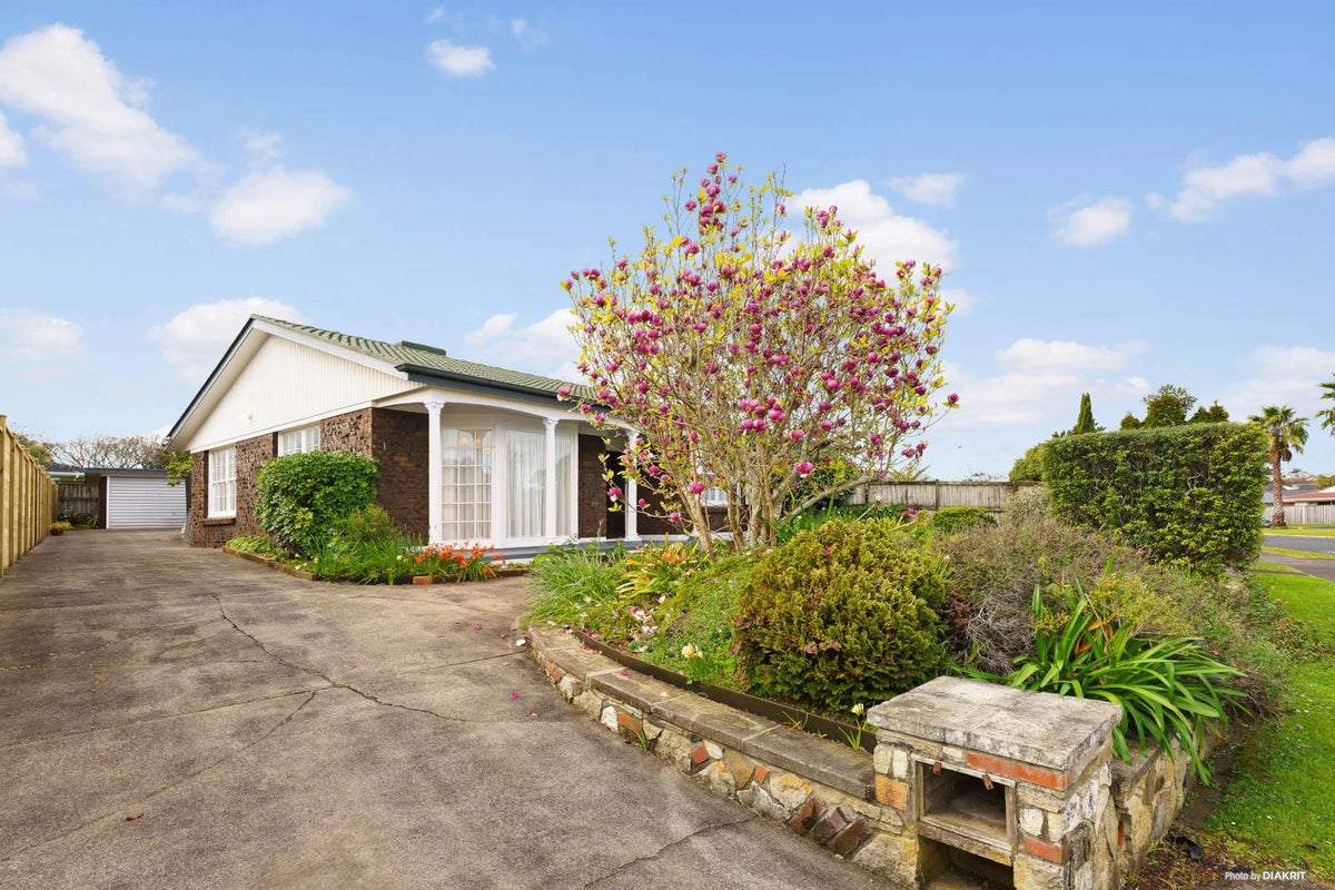 26 MEADWAY, Sunnyhills, Manukau - Carousel 2