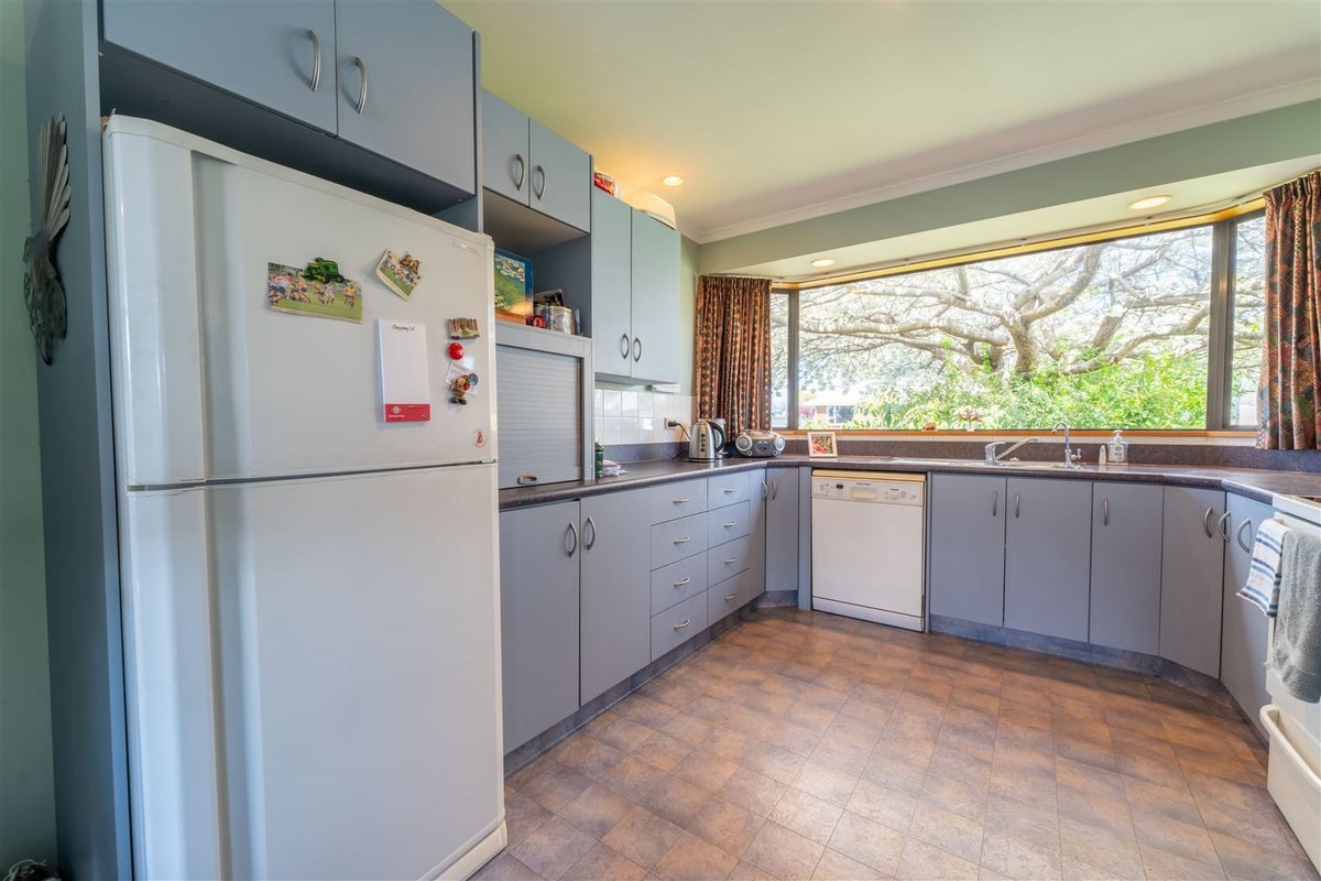 2 Hannah Place, Holmes Hill, Oamaru - Carousel 2