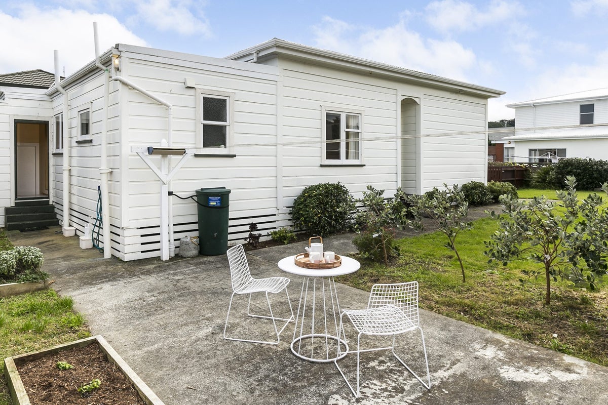 22A Puriri Street, Miramar, Wellington - Carousel 1