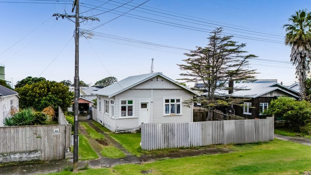 10 Harbour Street, Moturoa, New Plymouth - Carousel 17