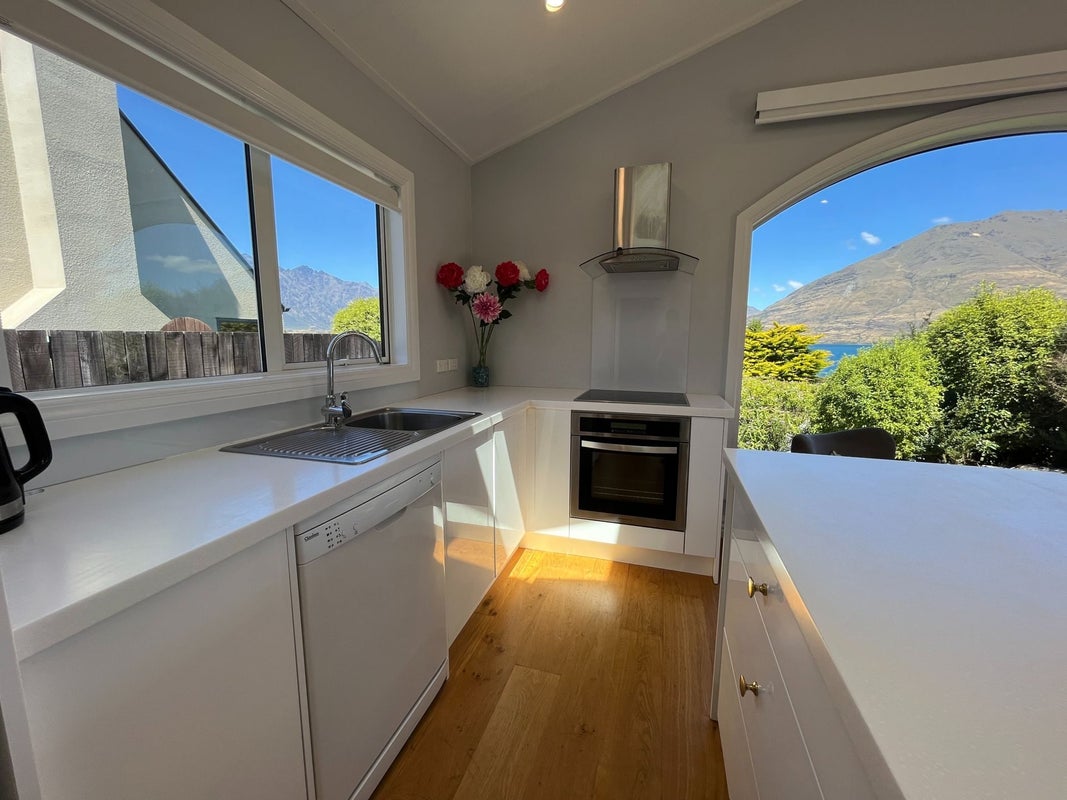 57 Cedar Drive, Kelvin Heights, Queenstown - Carousel 2