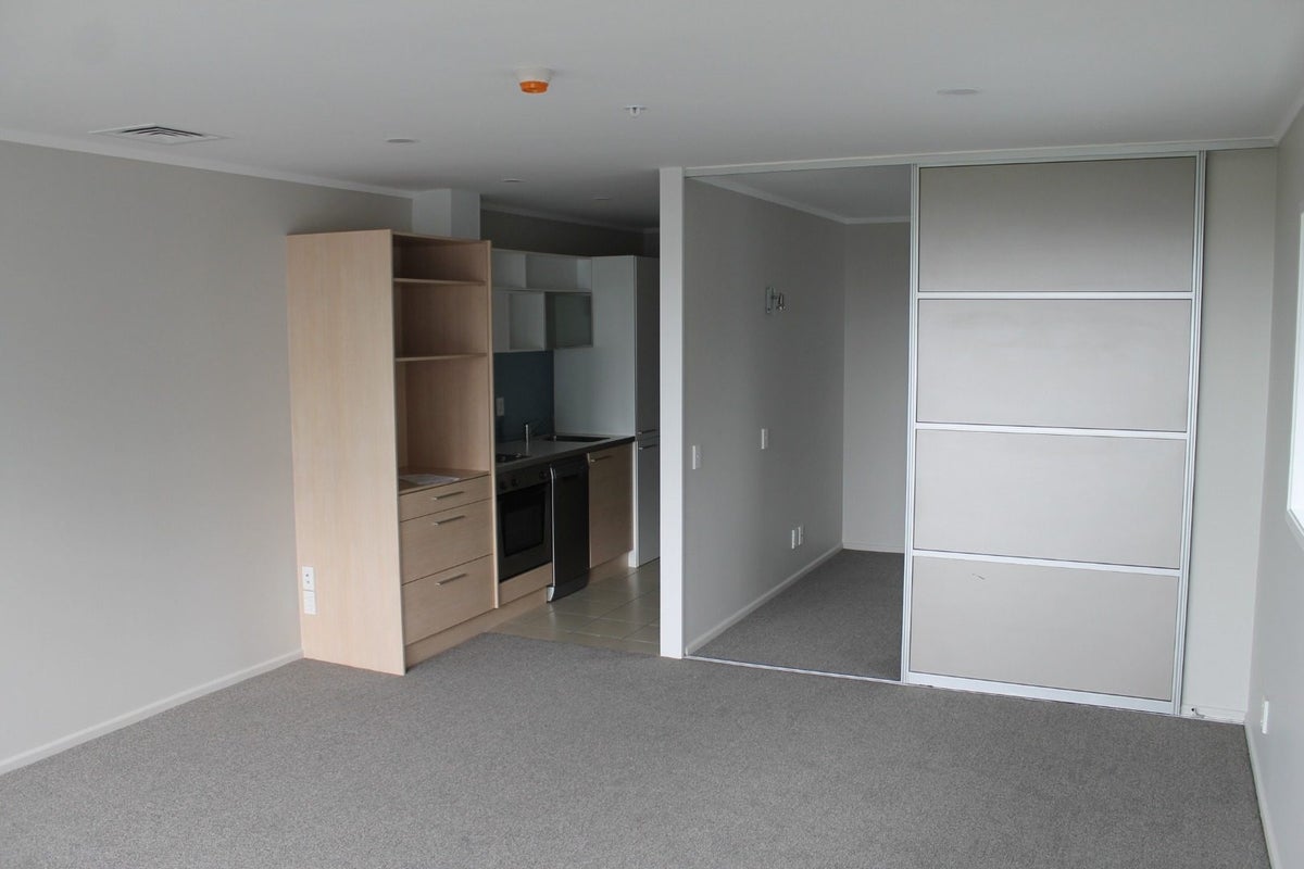 4A/16 Burton Street, Grafton, Auckland - Carousel 2