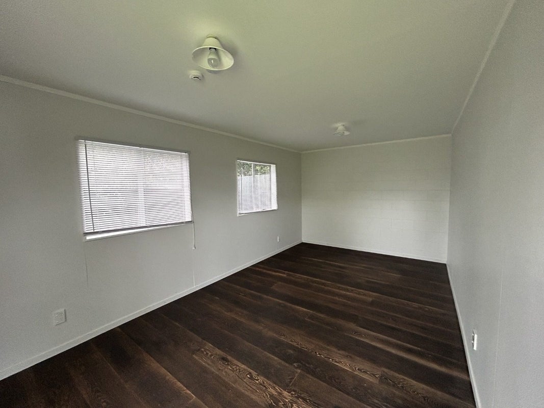 38 South Street, West End, Palmerston North - Carousel 11