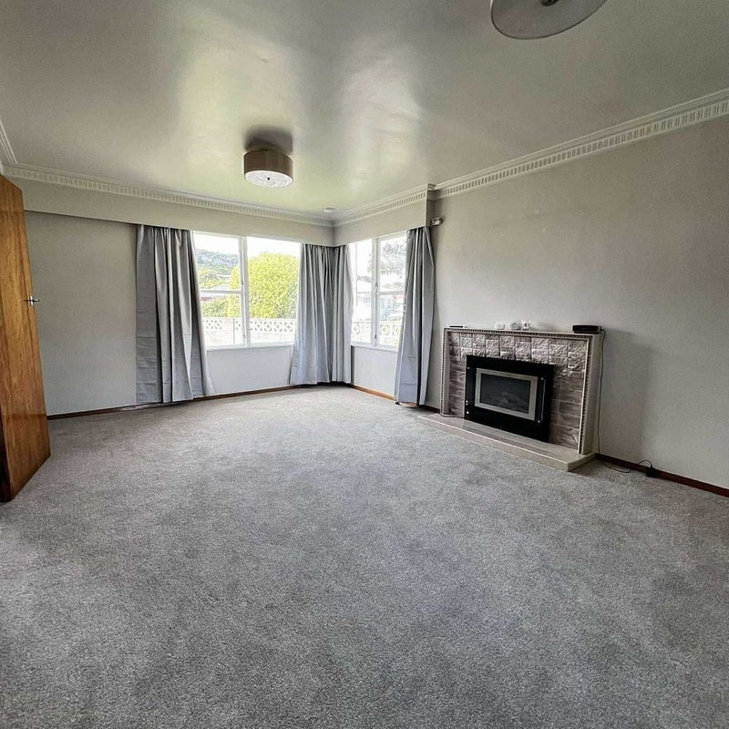 13 Mclellan Street, Tawa, Wellington - Carousel 2