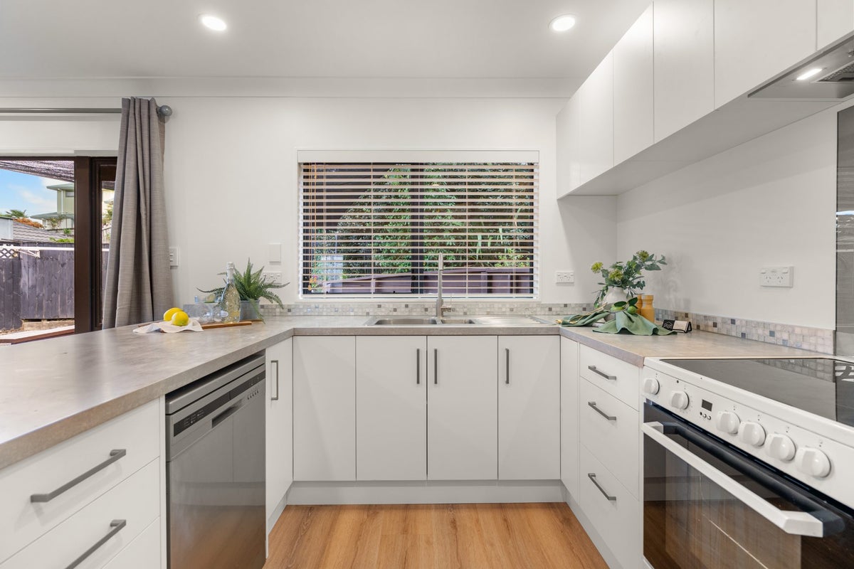 3B Lloyd Drive, Nawton, Hamilton - Carousel 2