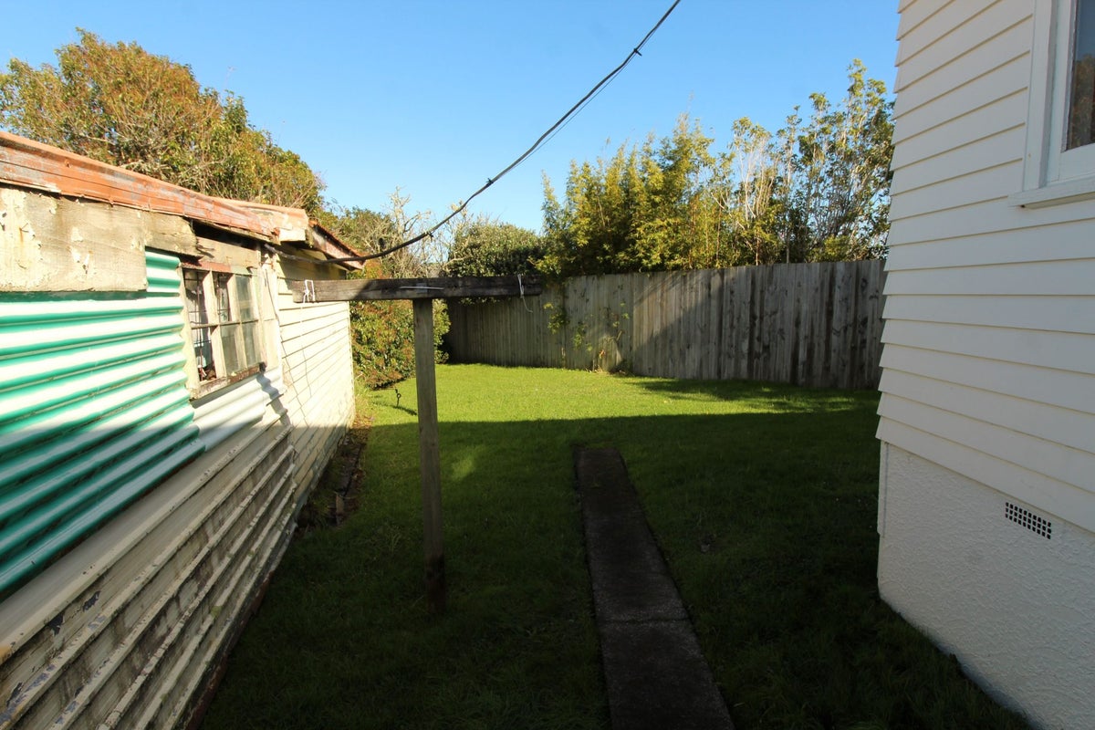 27 Wharf Road, Te Atatu Peninsula, Auckland - Carousel 20