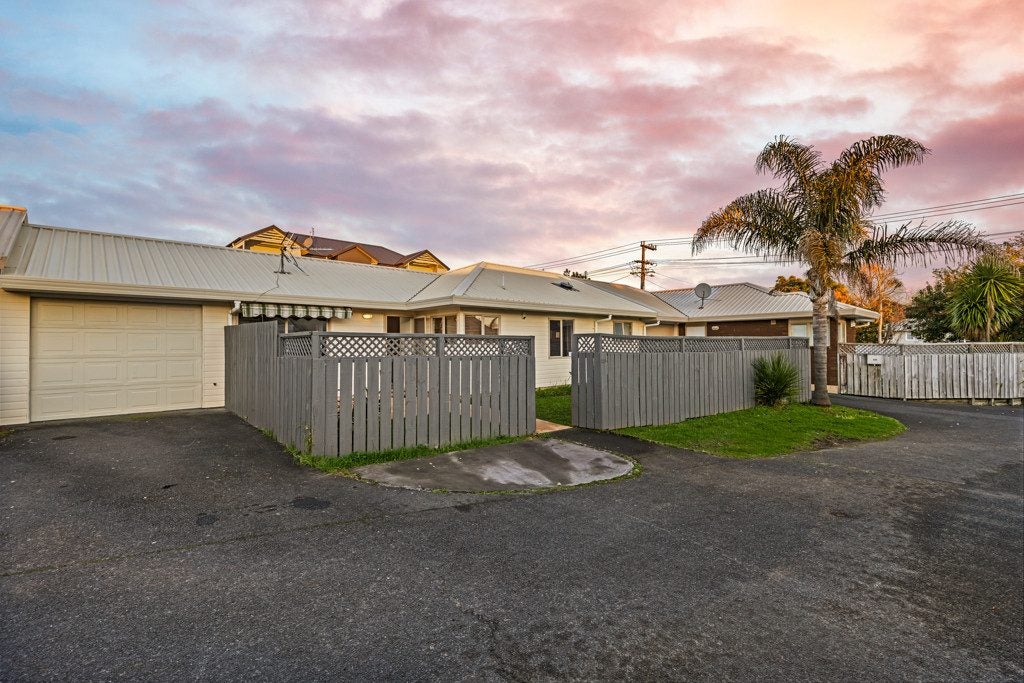 19A Pomaria Road, Henderson, Auckland - Carousel 1