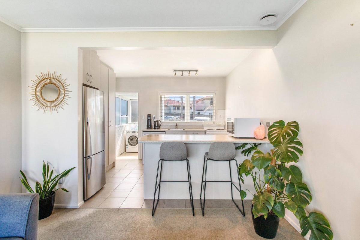2/84 Jutland Road, Hauraki, Auckland - Carousel 1