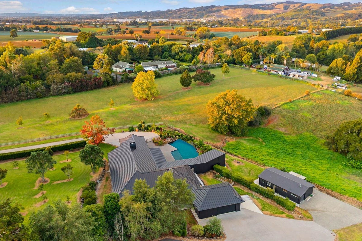 1565 Great South Road, Ramarama, Drury - Carousel 50