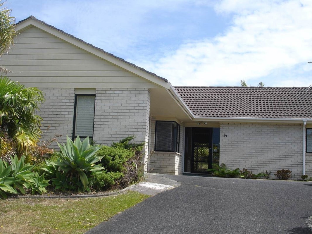 2/3 Edendale Road, Somerville, Manukau - Carousel 1