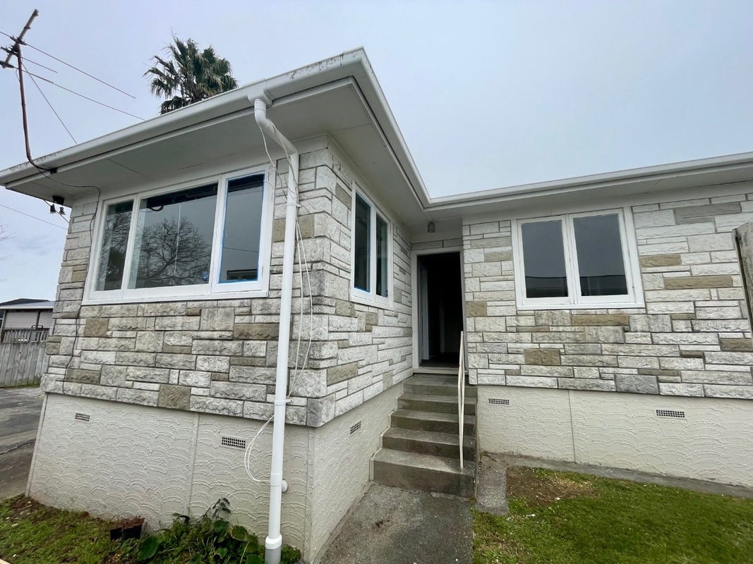 22 Clendon Place, Manurewa, Auckland - Carousel 1