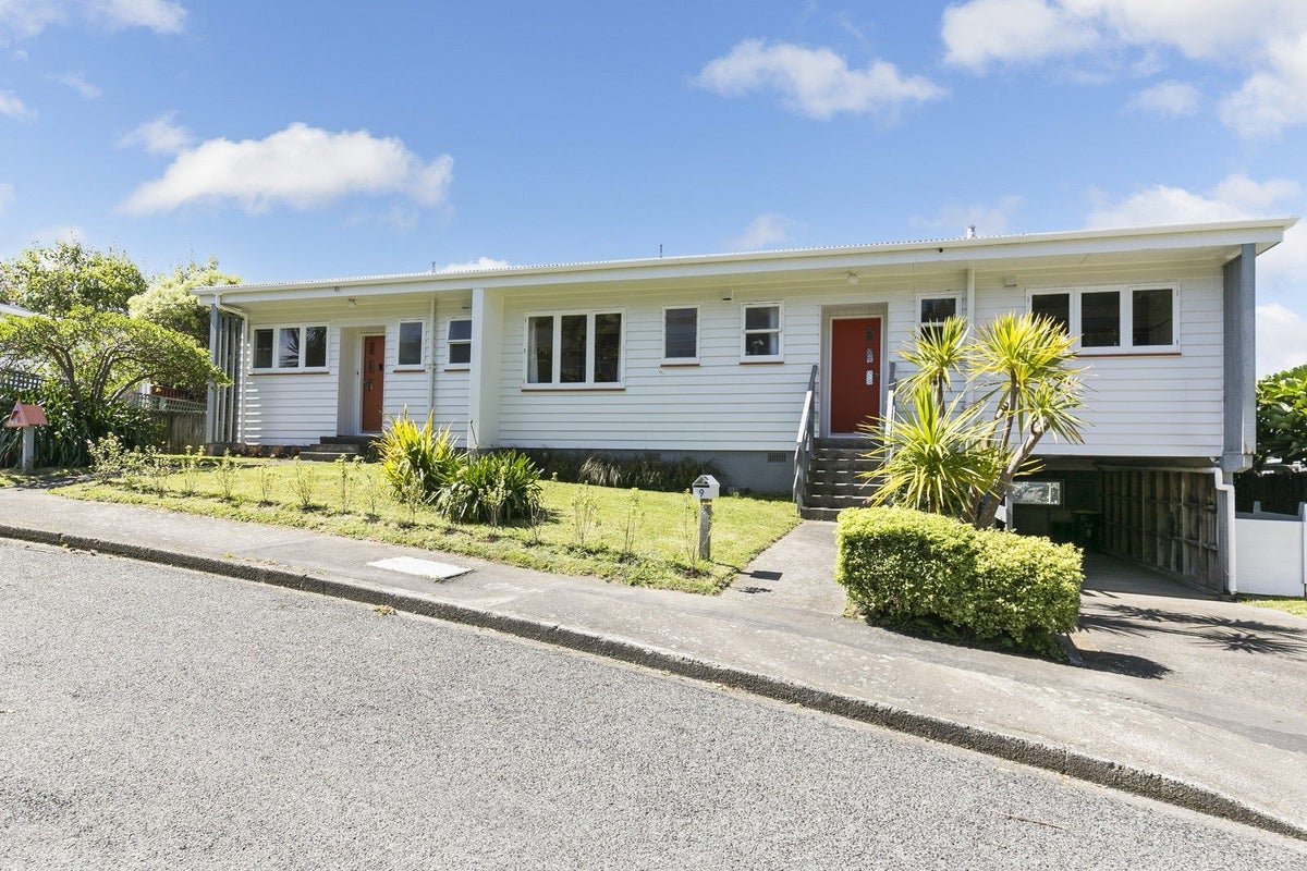 9 Southern Cross Crescent, Island Bay, Wellington - Carousel 20