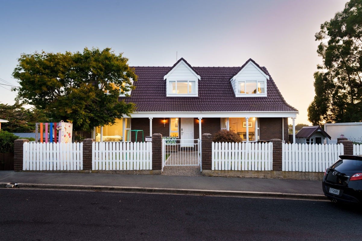 31 Bernard Street, Kenmure, Dunedin - Carousel 2