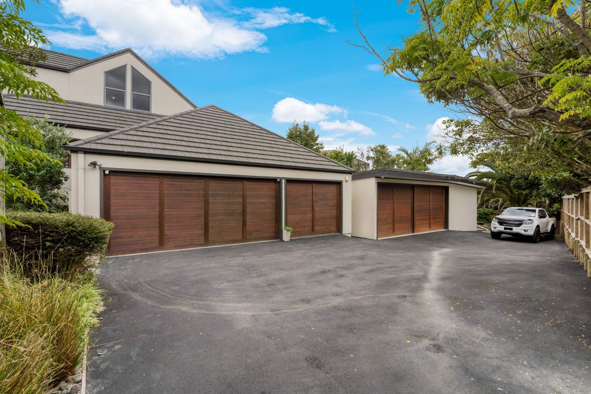 35A Picasso Drive, West Harbour, Auckland - Carousel 2
