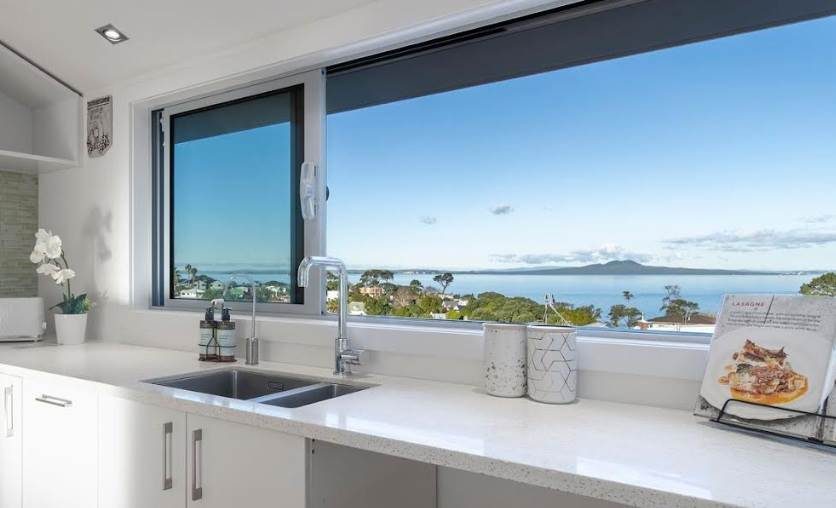 2/19 Toroa Street, Torbay, Auckland - Carousel 1