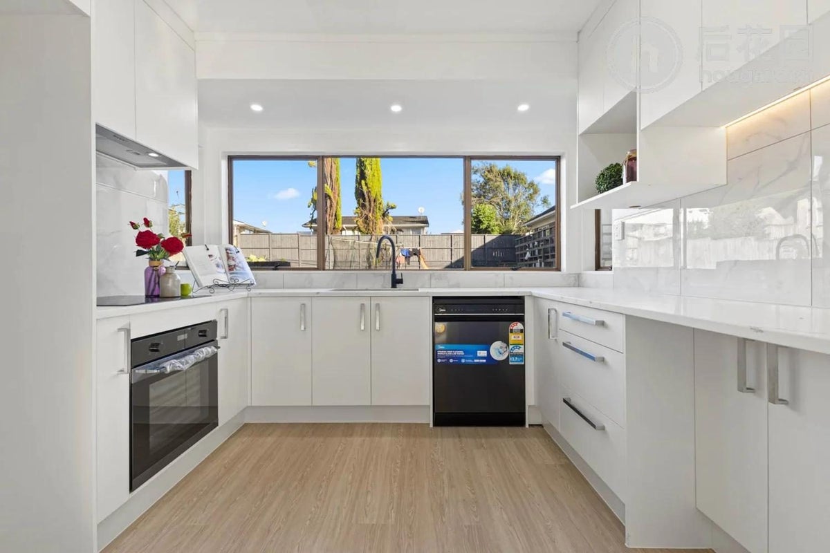 2/258 Great South RD, Takanini, Auckland - Carousel 6